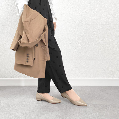 10% OFF: 2024SS: iCoN COLORS: Pointed Toe Smooth Flat Shoes (C20143) Greige