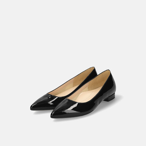 予約：2026SS：iCoN COLORS：ポインテッドトゥ フラットシューズ（C20143）ブラックE